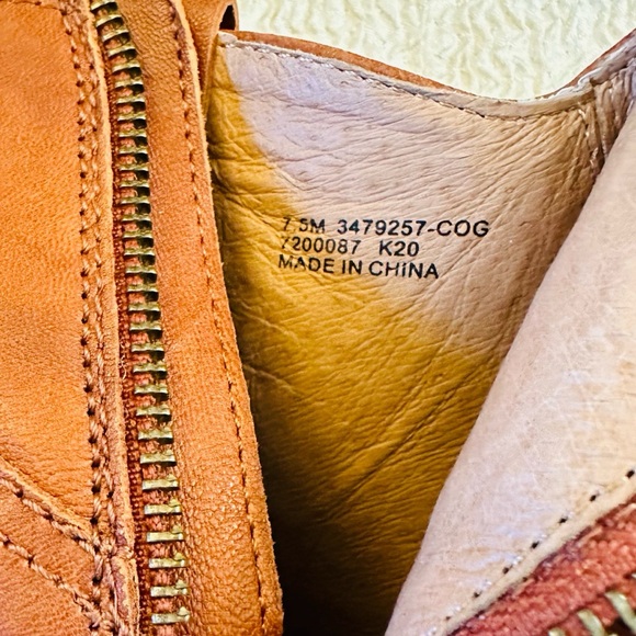 Frye Reina Western Ankle Boots Pointy Toe Cognac Brown Leather 7.5 NEW - Picture 7 of 10